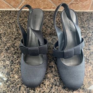 Ann Marino Size 8 Grey Fabric Slingback Shoes - SUPER CUTE!